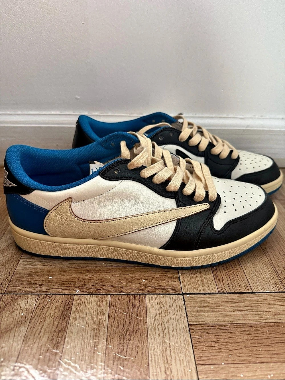 Travis scott jordan 1 low fragment